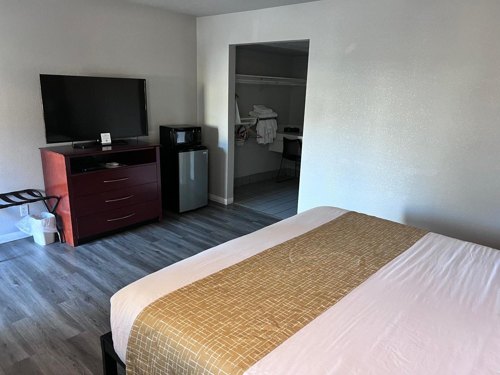 Travelodge By Wyndham Redding Ca Esterno foto